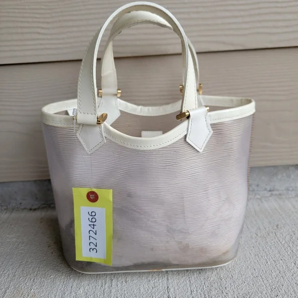 Elegant Louis Vuitton Women's Bag